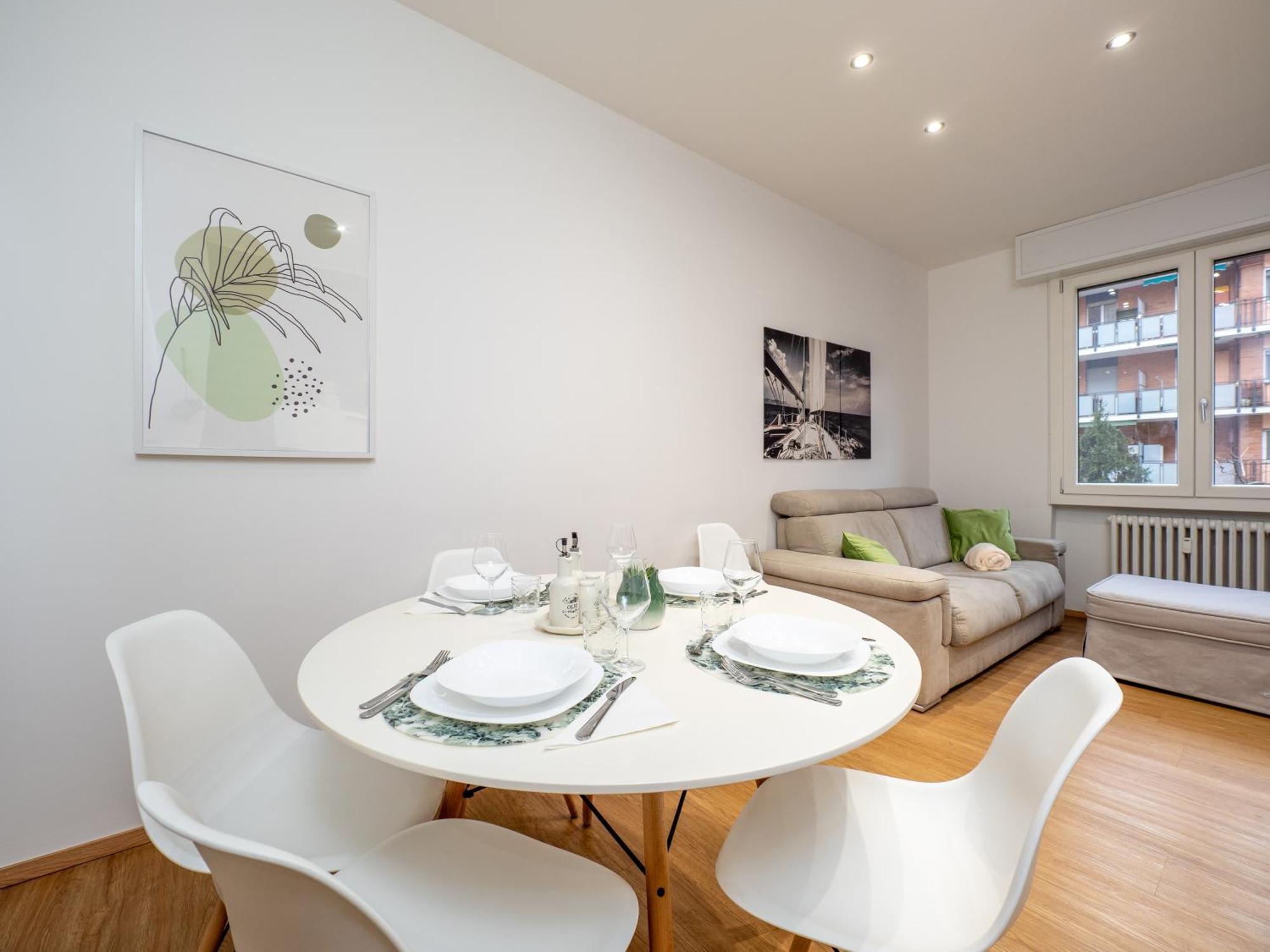 Milano 5 Guests - Modern Apt With Balcony Dış mekan fotoğraf