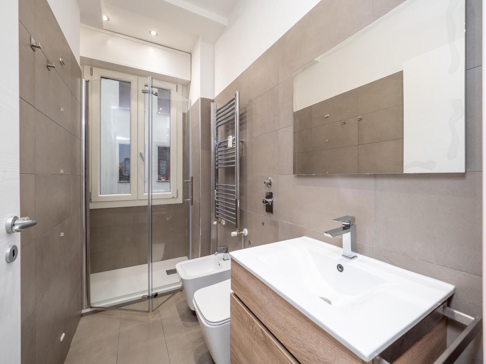 Milano 5 Guests - Modern Apt With Balcony Dış mekan fotoğraf
